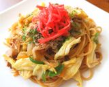 Foto del passaggio 6 della ricetta Yakisoba - Spaghetti giapponesi alla piastra