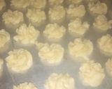 Foto langkah ke 5 dari resep Kue kering sagu keju lumer.