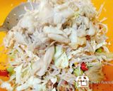 รูปขั้นตอนการทำที่ 3 ของ ยำขนมจีนไก่ผัด สูตรโล๊ะตู้เย็น