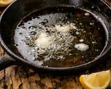Foto del passaggio 2 della ricetta Pere in padella al limone e vaniglia
