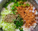 ओट्स और सूजी का उत्तपम(Oats aur suji ka uttapam recipe Hindi) रेसिपी चरण 3 फोटो