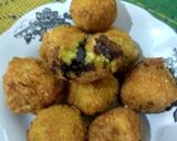 Foto langkah ke 7 dari resep Yellow Sweet poteto ball bread crums with chocolatos.