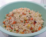 Foto langkah ke 5 dari resep Nasi Goreng Sosis Keju.