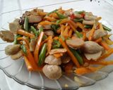 Foto langkah ke 3 dari resep oseng wortel buncis bakso sapi.