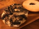 Fried Egg 🍳🥪Mushrooms 🍄 Melting Cheese Bagel🍩🍔