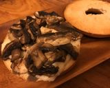 A picture of step 3 of Fried Egg 🍳🥪Mushrooms 🍄 Melting Cheese Bagel🍩🍔.