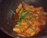 Foto langkah ke 8 dari resep Tteokpokki Chicken Popcorn.
