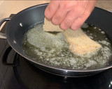 Foto del paso 1 de la receta: Merluza empanada en salsa americana