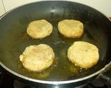 A picture of step 8 of Egg potato kabab.
