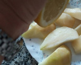 Foto del paso 1 de la receta: Bizcochos rellenos de pera con nata y chocolate