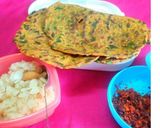 A picture of step 5 of Panch Dhanya Dhapate with Peanut chutney.