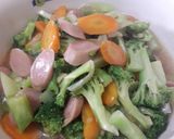 Foto langkah ke 5 dari resep Ca Brokoli Wortel Sosis.