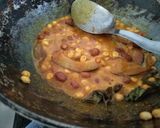 A picture of step 5 of Poha chivda.