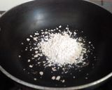 A picture of step 1 of Oats and orange rabri.