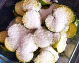 Une image de l'étape 1 de Pickles de courgette aigre-doux au curry.