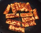 A picture of step 3 of Chilli Halloumi and Tuna Salad.