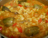 Foto del paso 3 de la receta: Caldero de patatas con alcachofas, coliflor y migas de bacalao