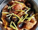 Foto langkah ke 2 dari resep Ayam Kukus Jamur Kuping.