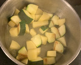 Foto del paso 1 de la receta: Puré de calabacín y patata