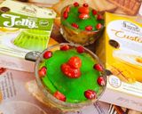 A picture of step 7 of Upside down Green Trifle.