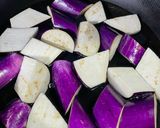 Foto langkah ke 1 dari resep Tumis Terong Kecap.