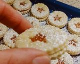 Karácsonyi linzer recept fázis 10 fotója