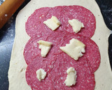 Foto del paso 2 de la receta: Pan relleno de salame y queso