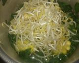Foto langkah ke 5 dari resep Bening Daun Kelor.