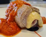 Foto del paso 8 de la receta Solomillo de cerdo relleno de jamón y queso con salsa de piquillos