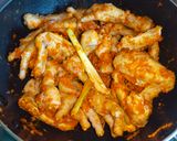 Foto langkah ke 4 dari resep Ceker dan Sayap Ayam Pedas.