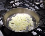 Foto del paso 3 de la receta: CREMA DE ARVEJAS AMARILLAS PARTIDAS SECAS, CON JAMÓN AHUMADO