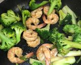 花椰菜炒蝦仁的食譜步驟2照片