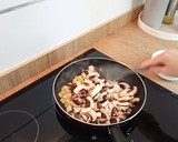Foto del paso 2 de la receta: Champiñones gratinados con gambas