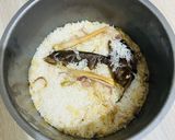 Foto langkah ke 8 dari resep Nasi Liwet Teri Rice Cooker.