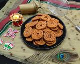 A picture of step 3 of Rice flour Chakli (murukku).
