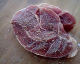 Foto del paso 1 de la receta: Carne de res en salsa de bugambilia