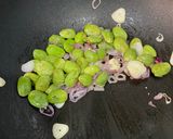 Foto langkah ke 2 dari resep Udang Pete.