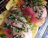 Foto del paso 23 de la receta: Pechuga de pollo al horno con romero y picada de ajos, perejil