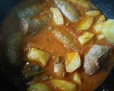 Foto del paso 5 de la receta: Chorizos a la pomarola con papas