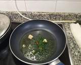 Foto del paso 3 de la receta: Gambas y mejillones al ajillo Exprés