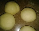 A picture of step 4 of Chiken Buns.