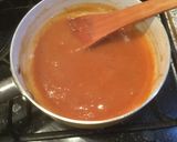 Foto del paso 4 de la receta: Pollo con pimentones en salsa acompañado de puré naranjo