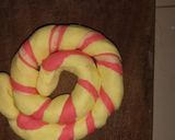 A picture of step 2 of Marble milk candy.