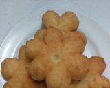 Foto langkah ke 6 dari resep Donat bunga.