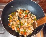 এগ চিকেন ফ্রাইড রাইস (Egg chicken fried rice recipe in Bengali) রেসিপি ধাপ - 5 ছবি