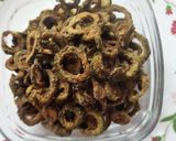 A picture of step 10 of Karela Chips.
