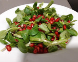 Foto del paso 1 de la receta: Ensalada de bacalao y granada con vinagreta de mostaza y miel