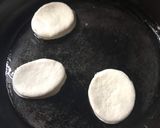 Foto del paso 3 de la receta: Pancitos a la sartén sin tacc