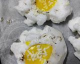 சீஸ் கிளவுட் எக்ஸ் -(Cheesy Cloud eggs recipe in tamil) ரெசிபி ஸ்டேப் 11 புகைப்படம்