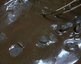 Foto langkah ke 2 dari resep Double Chocolate Roll Cake.